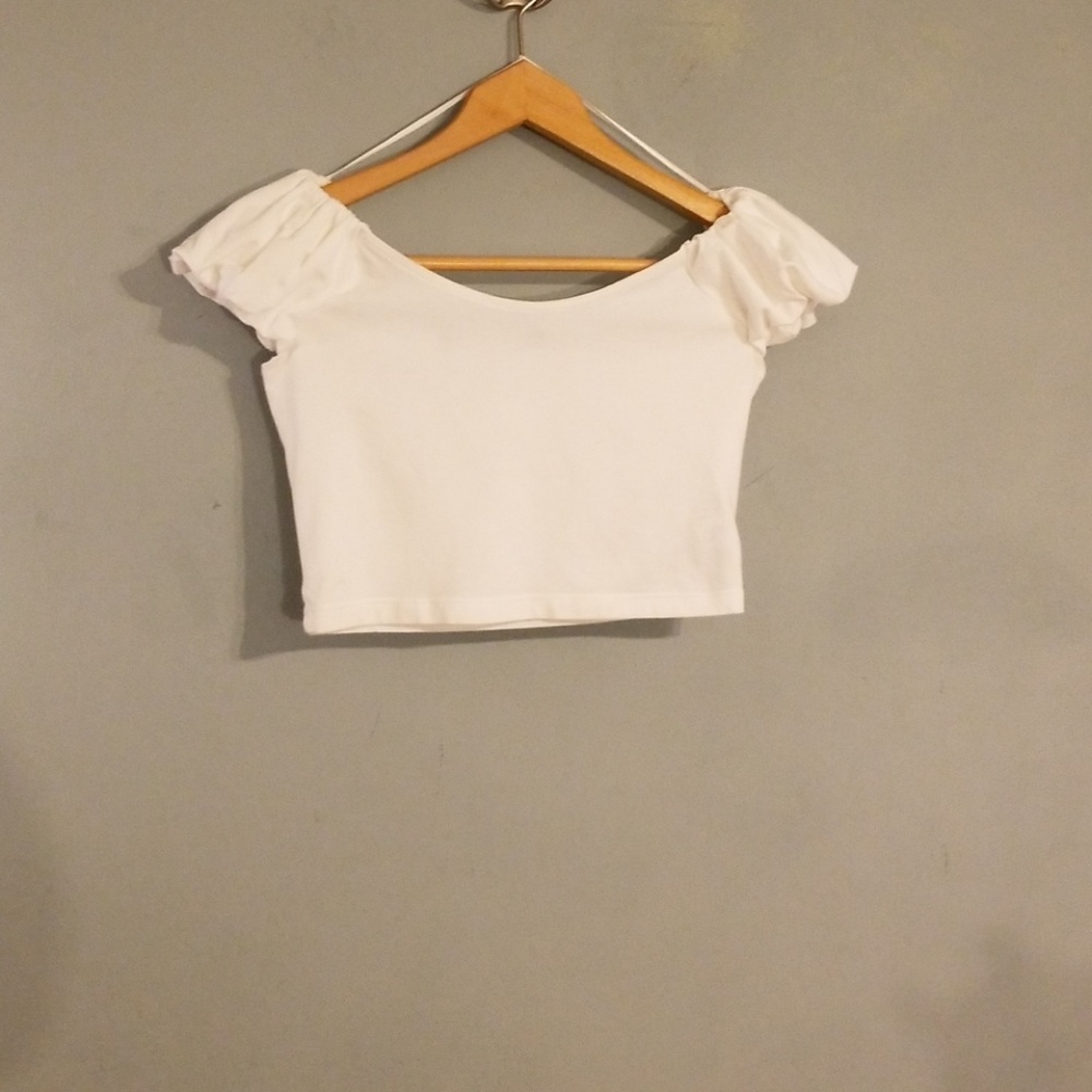 Topshop crop top. White puff arms ADORABLE - Picture 2 of 5